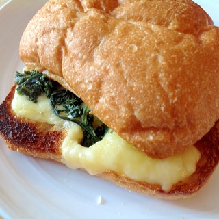 京都産玉露とゴーダチーズのサンドイッチ